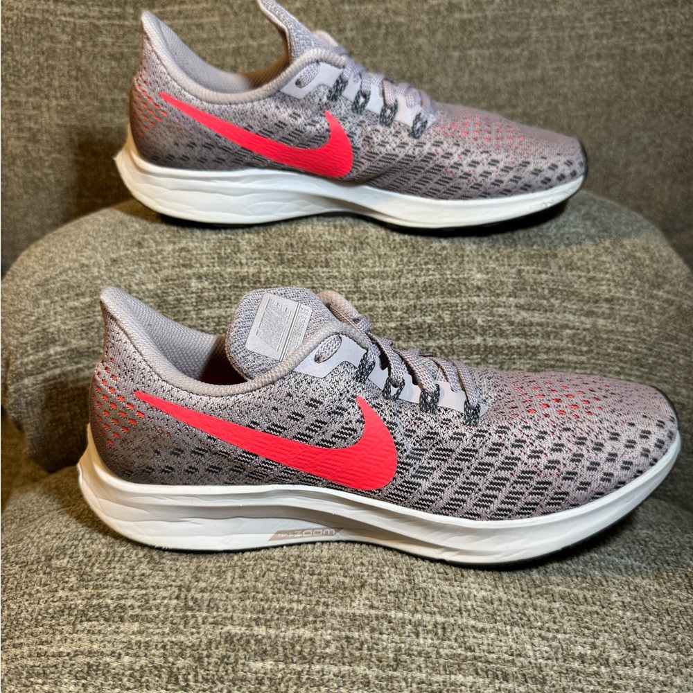 Nike Air Zoom Pegasus 35 Woman’s Particle Rose Sneakers Size 9.5